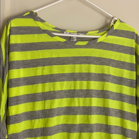 2 for $15 Forever 21 half sleeve crewneck shirt - Picture 2 of 4